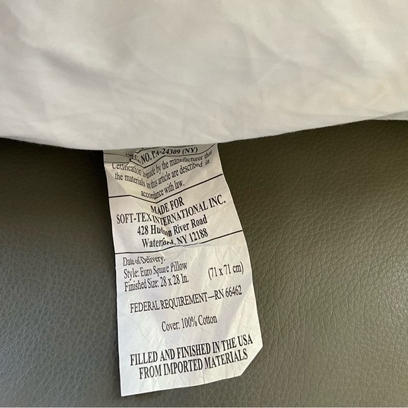 Set of 2 Bloomingdale’s down alternative inserts !!Considering offers!! - Picture 5 of 6